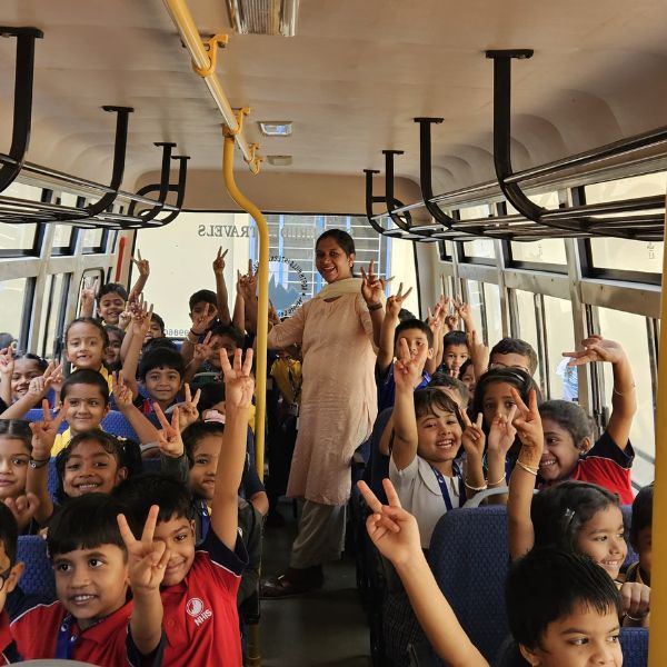 Kindergarten field trip students